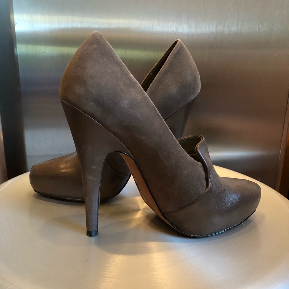 💋Classiques Entier Distressed Leather& Suede Heel